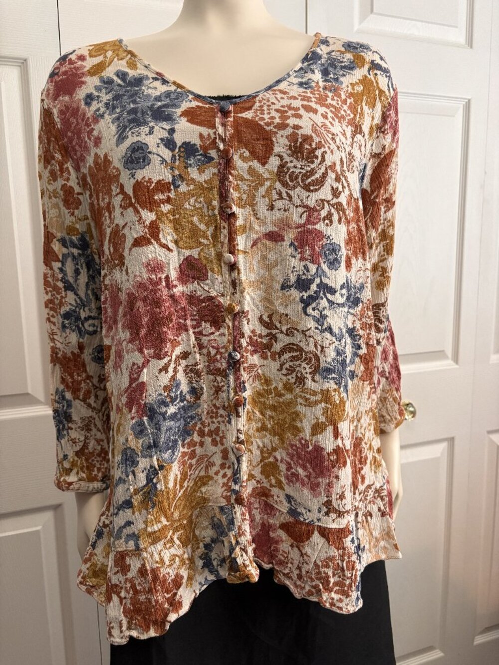 Christopher & Banks XL Floral Crinkle Blouse Peplum Hem 3/4 Sleeve Top